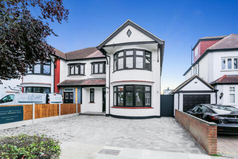Burlescoombe Road, Thorpe Bay, SS1 4 bed semi