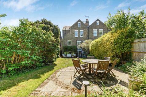 4 bedroom semi-detached house for sale