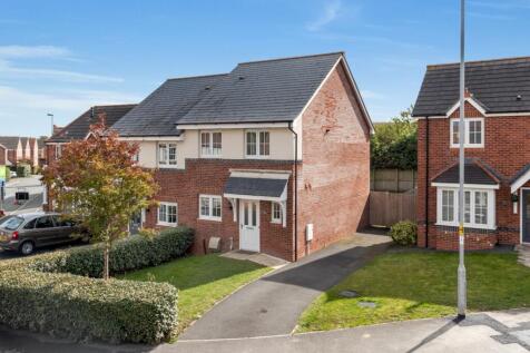 3 bedroom semi-detached house for sale