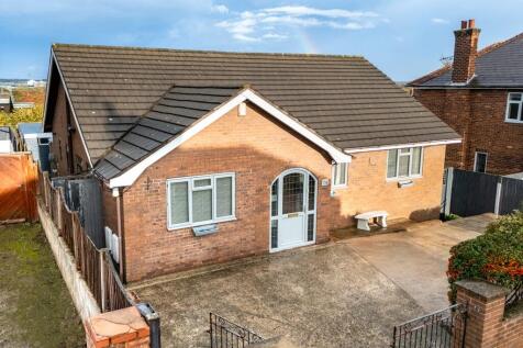 4 bedroom detached bungalow for sale