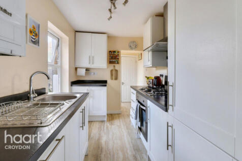 Sanderstead Road, South Croydon 3 bed semi