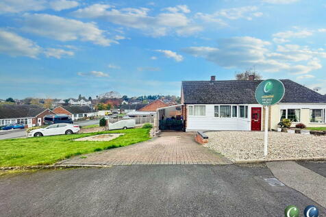 2 bedroom semi-detached bungalow for sale