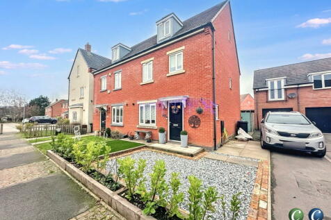 4 bedroom semi-detached house for sale