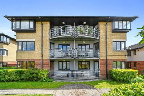 Station Street, Saffron Walden... 2 bed apartment for sale