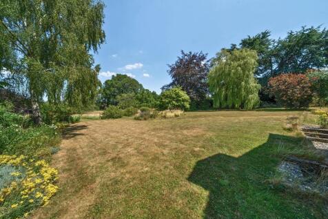 4 bedroom detached bungalow for sale