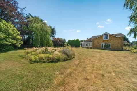 4 bedroom detached bungalow for sale