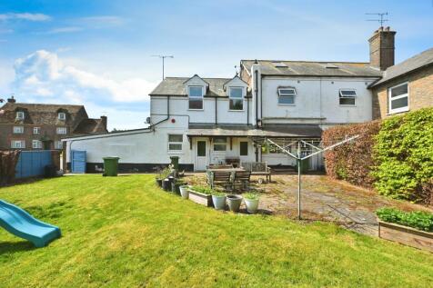 6 bedroom semi-detached house for sale