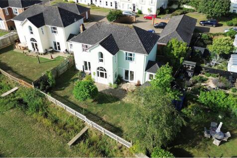 5 bedroom detached house for sale