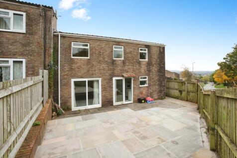 4 bedroom semi-detached house for sale