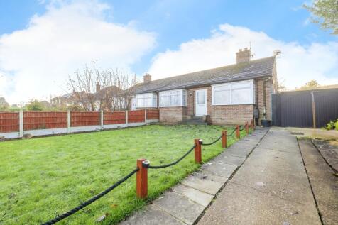 2 bedroom semi-detached bungalow for sale