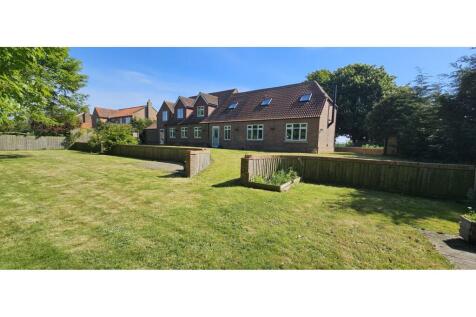 6 bedroom detached house for sale