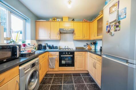 3 bedroom terraced bungalow for sale