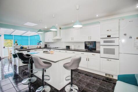 3 bedroom semi-detached bungalow for sale