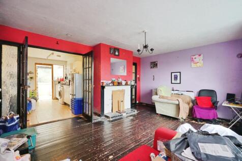 2 bedroom semi-detached bungalow for sale