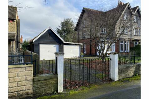 5 bedroom semi-detached house for sale