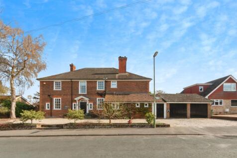 5 bedroom detached house for sale
