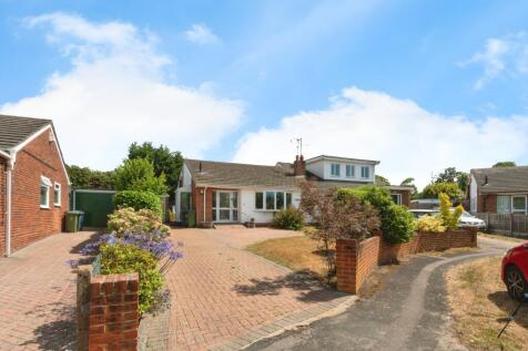 3 bedroom semi-detached bungalow for sale