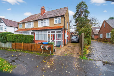 3 bedroom semi-detached house for sale