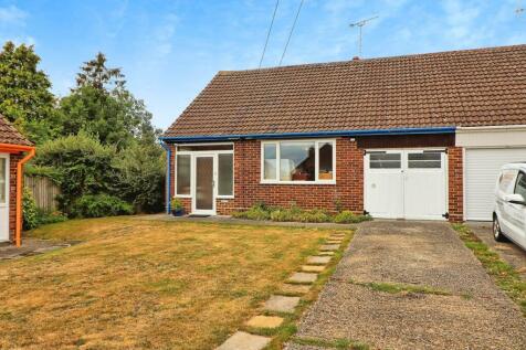 2 bedroom semi-detached bungalow for sale