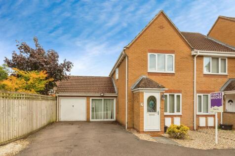 2 bedroom end of terrace house for sale