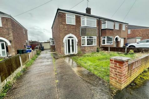 3 bedroom semi-detached house for sale