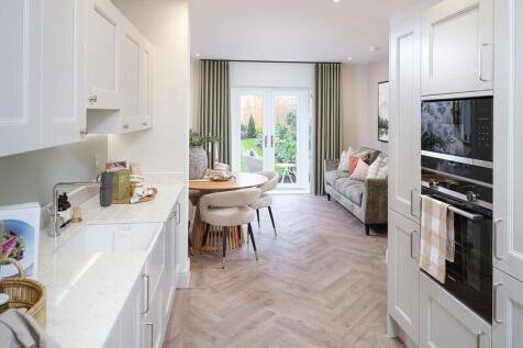 2 bedroom semi-detached house for sale