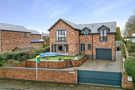4 bedroom detached house for sale