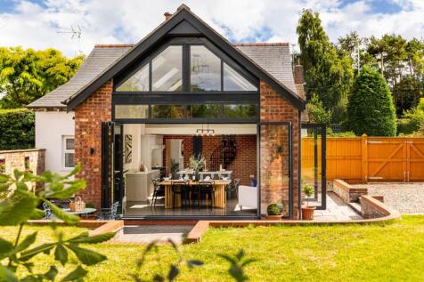 4 bedroom cottage for sale