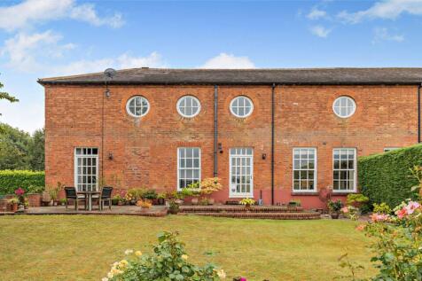 5 bedroom semi-detached house for sale