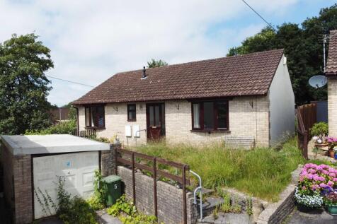 Carreg Arwyn, Llanharry, Pontyclun... 2 bed bungalow for sale