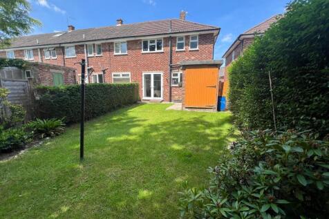 Hollybank Road, Wilmslow, SK9 4DR 2 bed semi