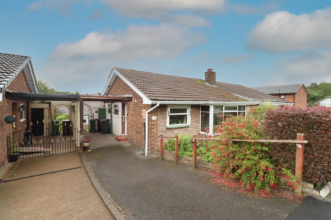 2 bedroom semi-detached bungalow for sale