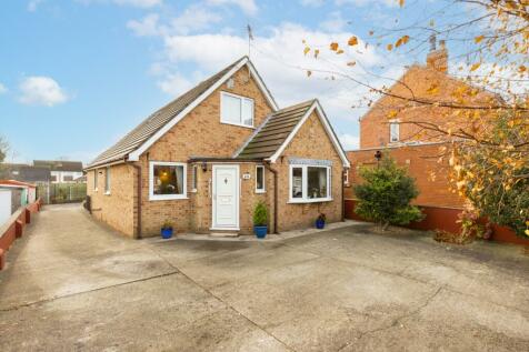 3 bedroom detached bungalow for sale