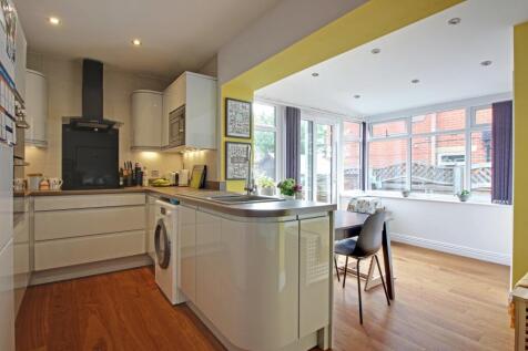 Whitelee Gardens, Mytholmroyd 2 bed terraced house for sale