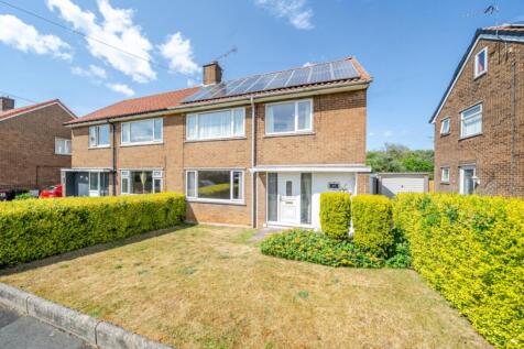 3 bedroom semi-detached house for sale