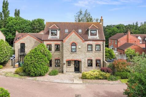 5 bedroom detached house for sale