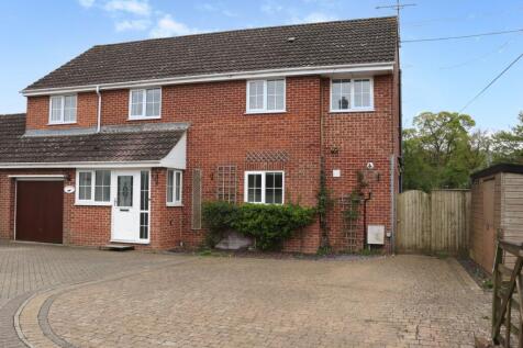 4 bedroom link detached house for sale