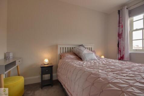 Potters Court St. Georges Parkway... 2 bed apartment for sale