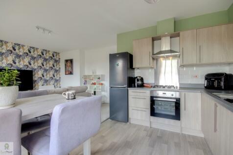 Potters Court St. Georges Parkway... 2 bed apartment for sale