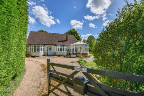 Sleapshyde, Smallford, St Albans, AL4 5 bed detached bungalow for sale