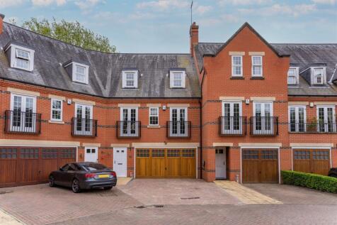 Boyes Crescent, Napsbury Park... 5 bed townhouse for sale