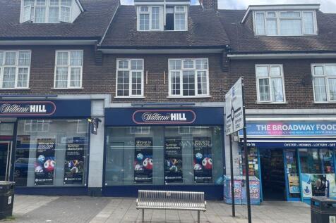 The Broadway, Hornchurch RM12 2 bed flat for sale