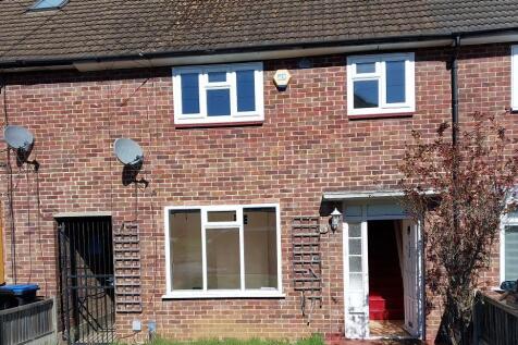 Rookwood Avenue, Loughton IG10 3 bed terraced house for sale