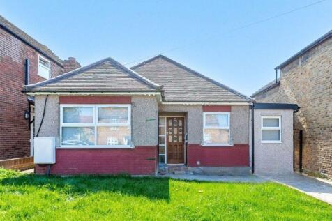 Claremont Road, Hornchurch RM11 4 bed detached house for sale