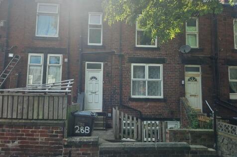 Sandhurst Avenue, Leeds LS8 Block of apartments for sale