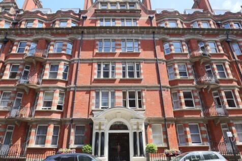 3 bedroom flat for sale