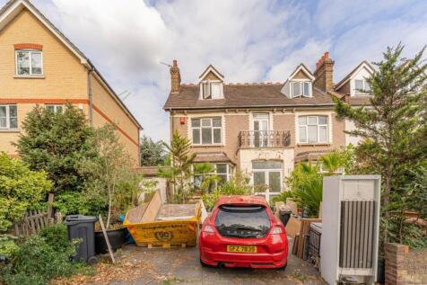 6 bedroom semi-detached house for sale