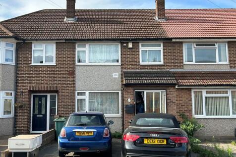 3 bedroom terraced house for sale