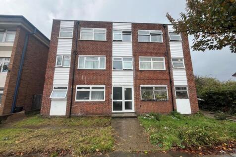 Pretoria Road, Ilford IG1 2 bed flat for sale