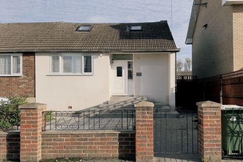 7 bedroom semi-detached bungalow for sale